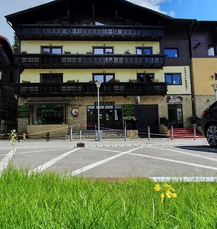 Hotel Casa Frent Predeal Esterno foto